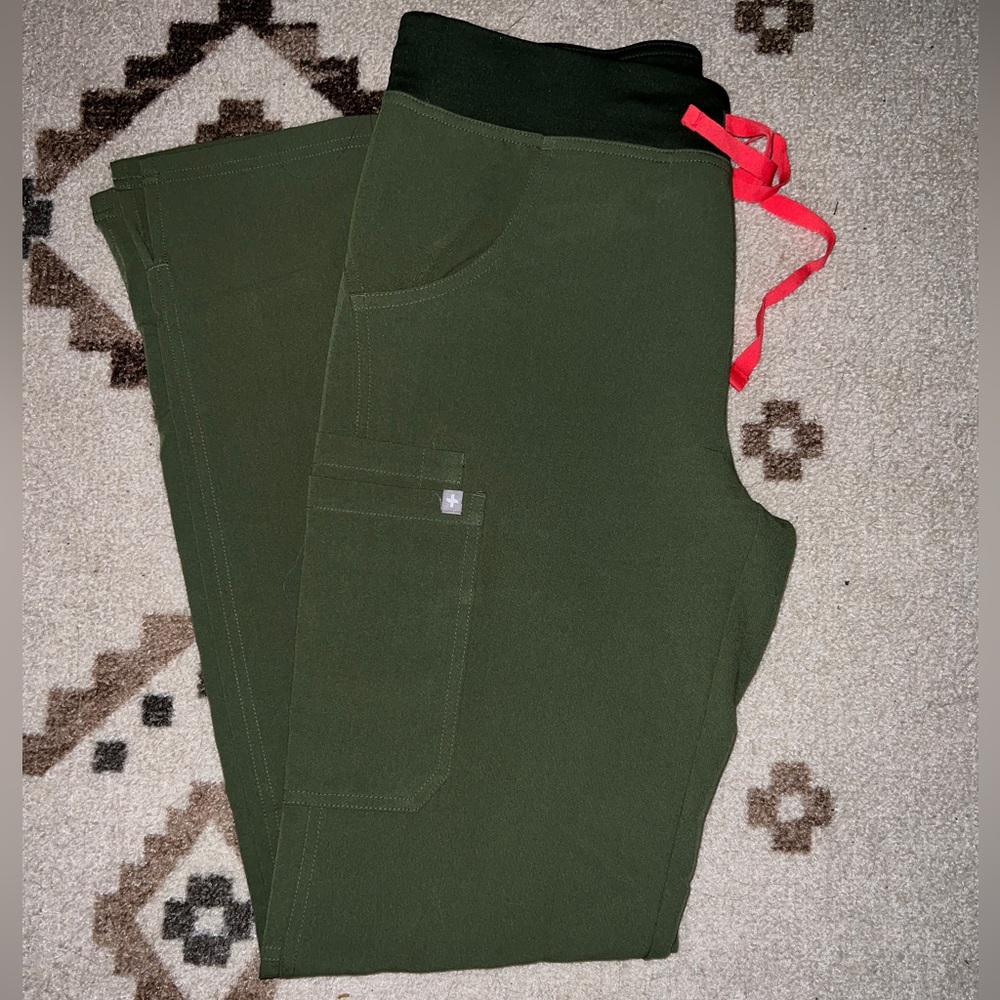 Figs Kade Cargo Scrub Pants